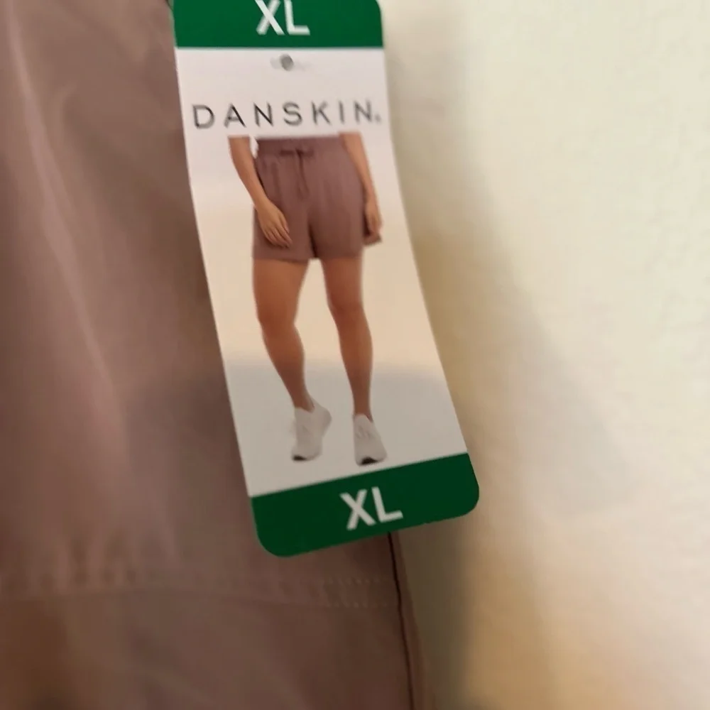 NWT XL DANSKIN PAPERBAG SHORT INSEAM 4inch COLOR ANTLER